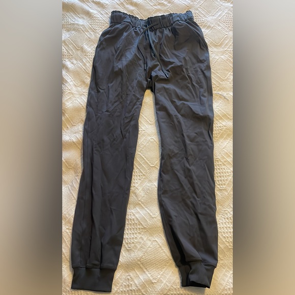 Lululemon Stretch High Rise Jogger -Barely worn - Picture 2 of 2